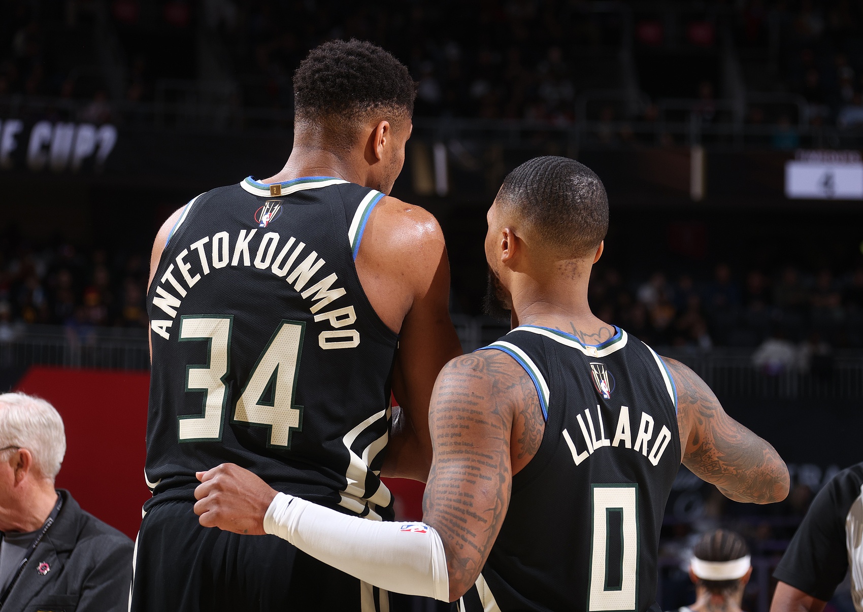 极速赛车-再续前缘？名记：利拉德一直在努力招募字母哥加盟开拓者